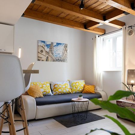Central Split Rooms And Apartments Paese Екстериор снимка