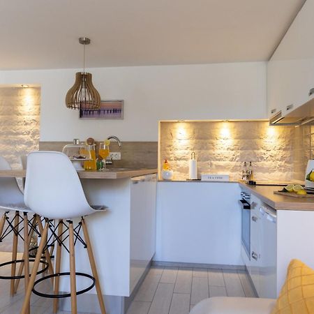 Central Split Rooms And Apartments Paese Екстериор снимка