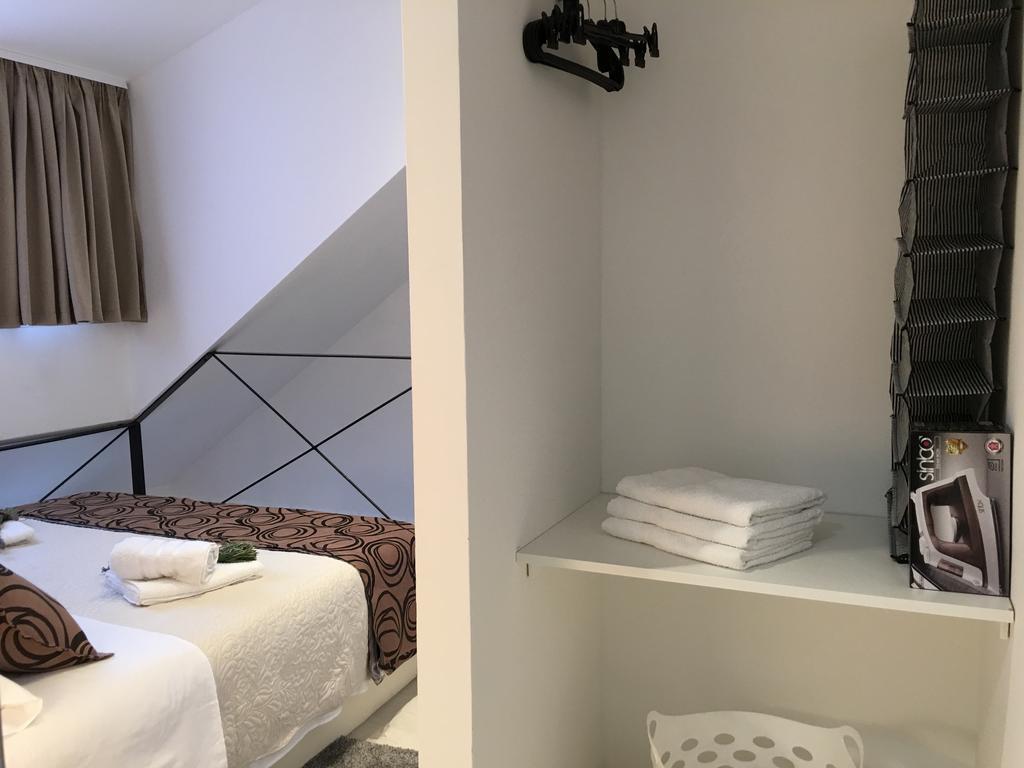 Central Split Rooms And Apartments Paese Екстериор снимка